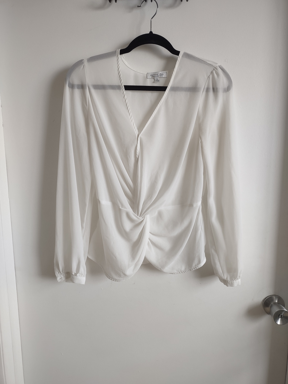Active USA White Twist-Front Long-Sleeve Blouse